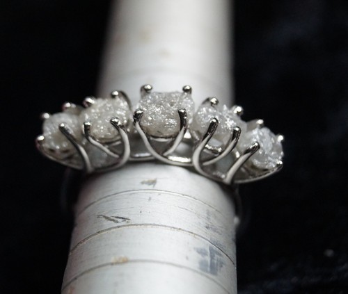 3.89 tcw Natural White/Gray rough diamond ring, 5 925 silver ring - Picture 7 of 7