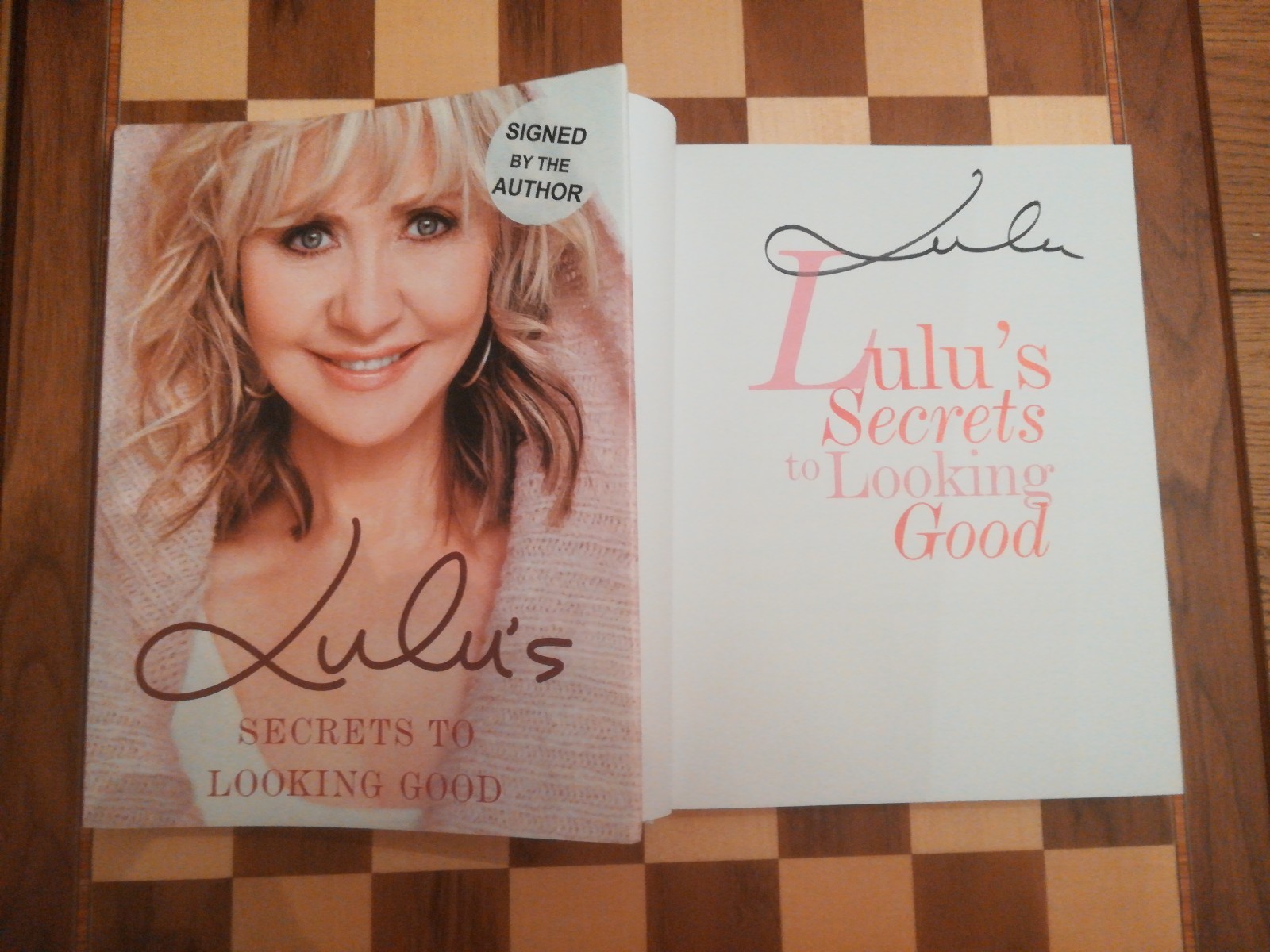 Lulu's Secrets to Looking Good SIGNED LuLu Hardback 2010 1st edition 1st printin
