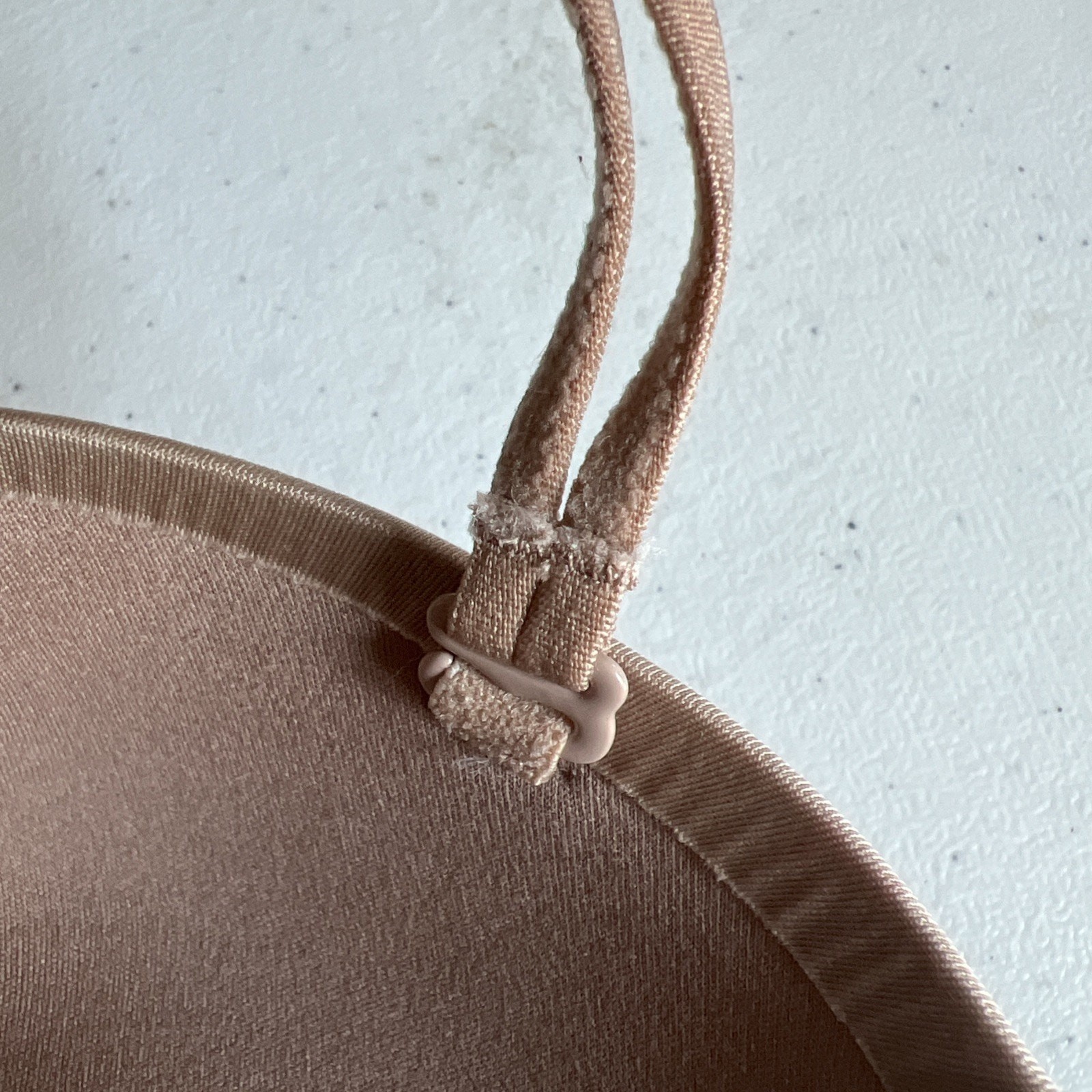 Victoria's Secret Women's 34A Tan Strapless Convertible Bra Multiway very sexy