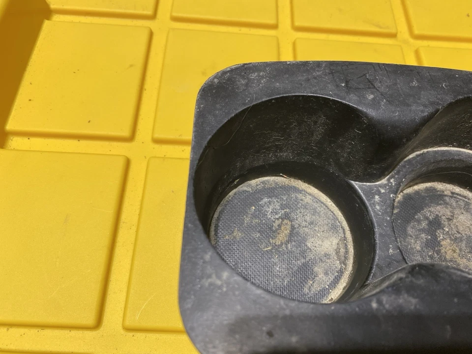 1999-2004 JEEP GRAND CHEROKEE RUBBER CUP HOLDER INSERT 99 00 01 02 03 04 OEM - Image 2 of 4