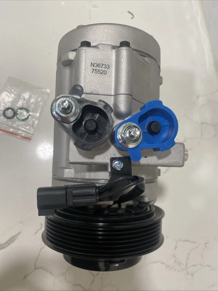 Freightliner Cascadia Denso A/C Air Conditioning Compressor 22-75520-000 - Image 2 of 4