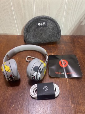 Beats Solo3 Wireless On-Ear Headphones Mickey Mouse 90th Anniversary Edition