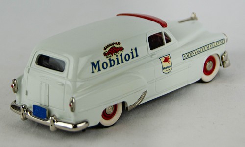 Brooklin 1953 Pontiac Sedan Delivery 1:43 Scale Diecast Model Car - Picture 7 of 9