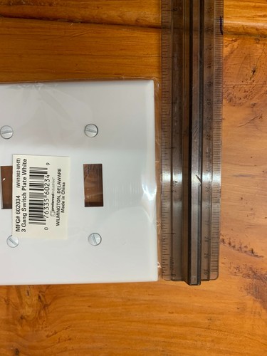 Preferred Industries 3-Gang Toggle Switch Wallplate, White, Cover - Afbeelding 4 van 4