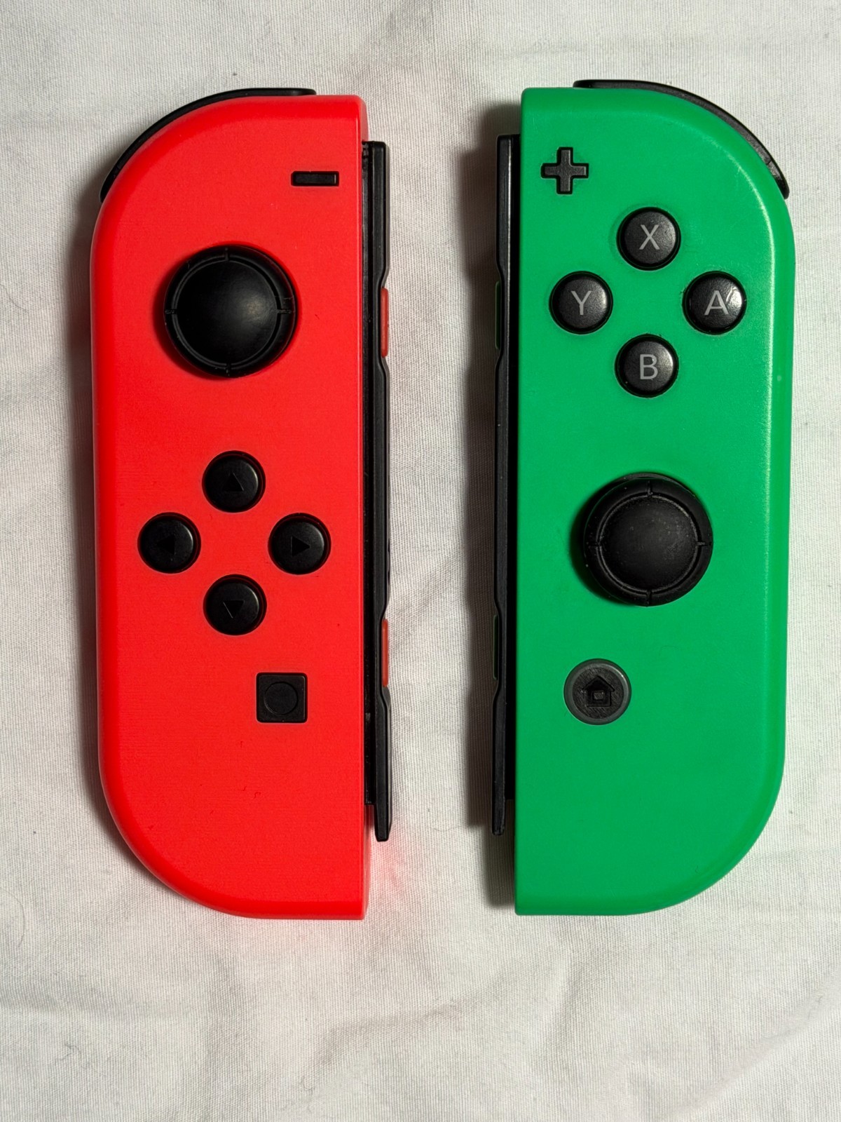 OEM Nintendo Switch Joy‑Con Pair (Red / Green) – HAC‑015 & HAC‑016 – Tested