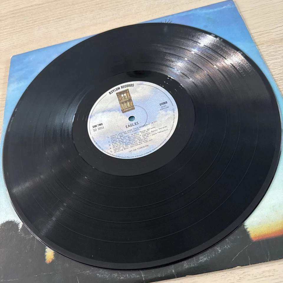 THE EAGLES - Self Titled - LP Vinyl 1972 Debut Album Asylum Records  SD 5054 Foto 3 de 4