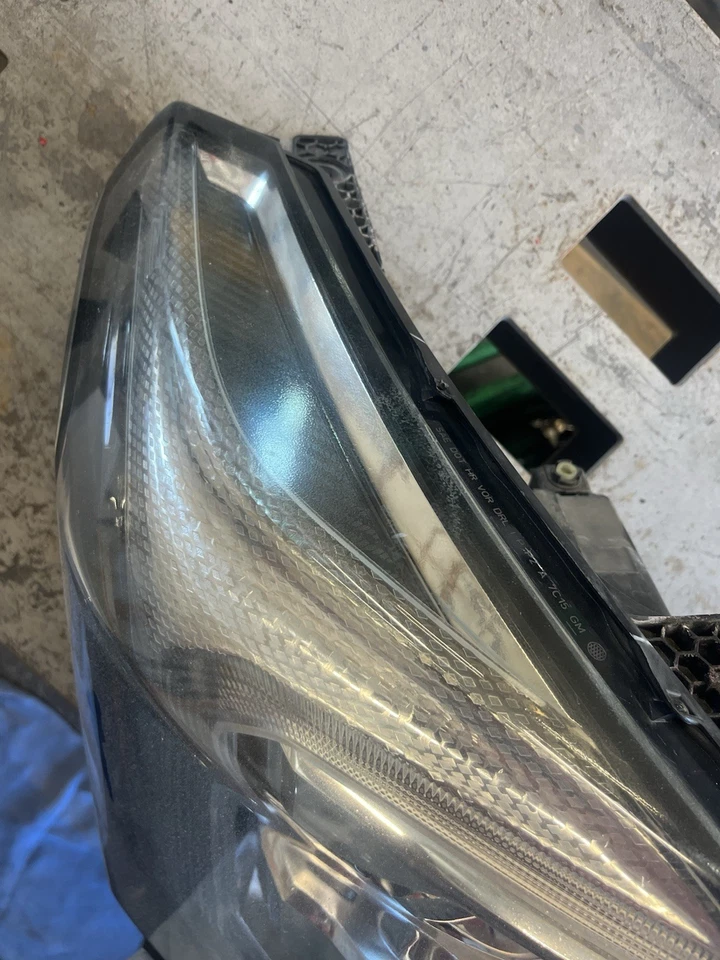 GMC Yukon 2015 2016 2017 2018 2019 faros halógenos laterales derecho pasajero OEM Foto 2 de 2