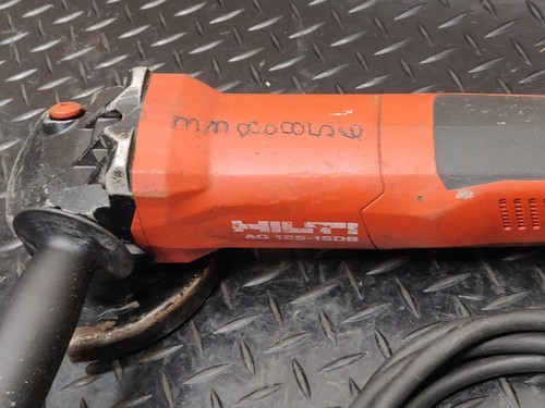 HILTI Angle Grinder 125mm / 5" AG125- 15DB 110v Takes 115mm & 125mm discs - Picture 4 of 8