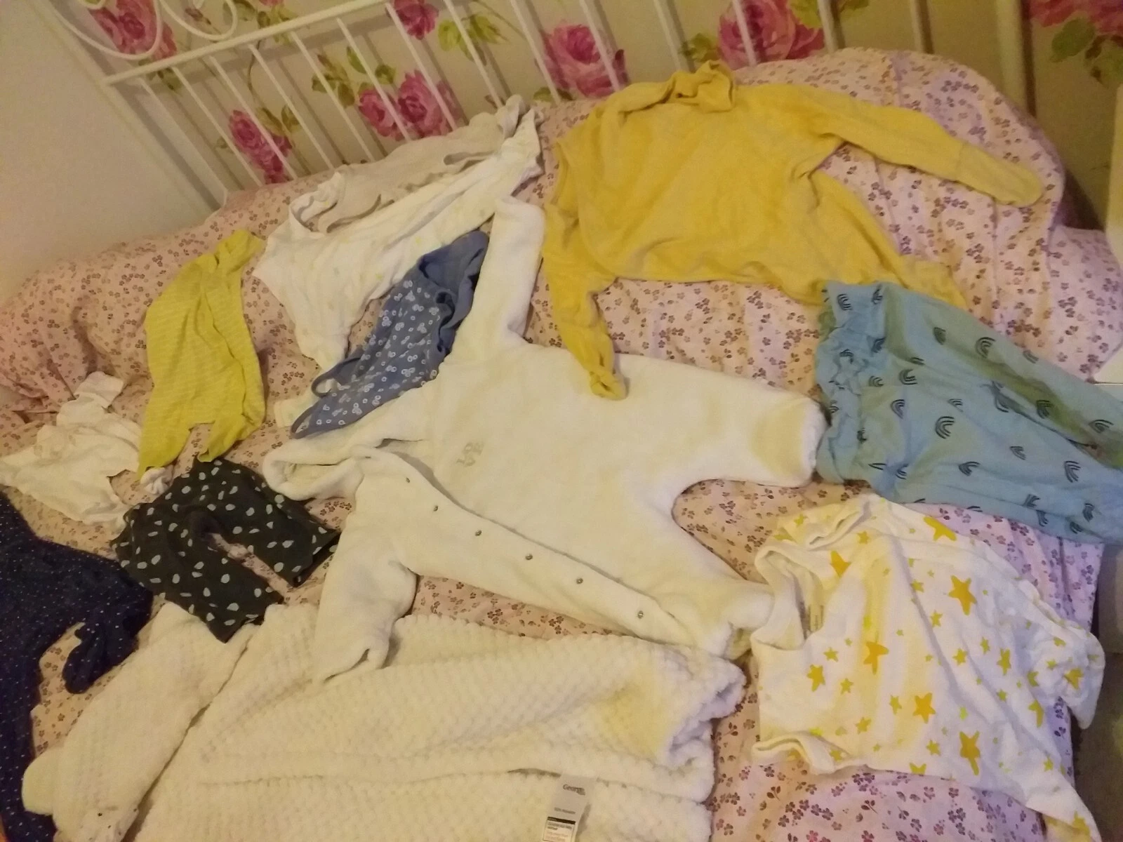 Bundle joblot Mixed Baby Girls Clothes From the Age of 0/12 Month Con used Total