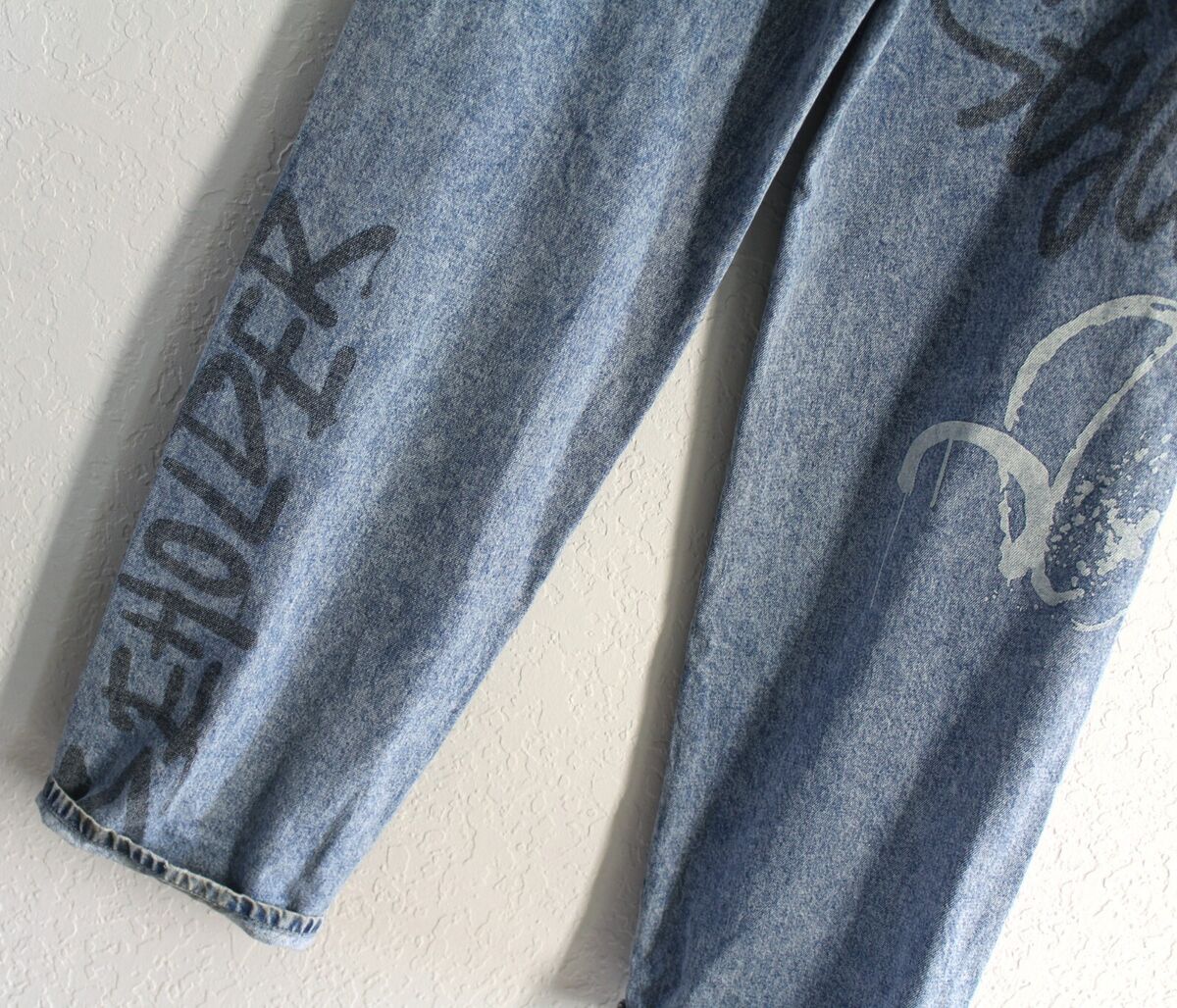 H&M Graffiti ultra High Waisted Wide Leg Jeans Size 0 H&M Graffiti ultra High Waisted Wide Leg Jeans Size 0