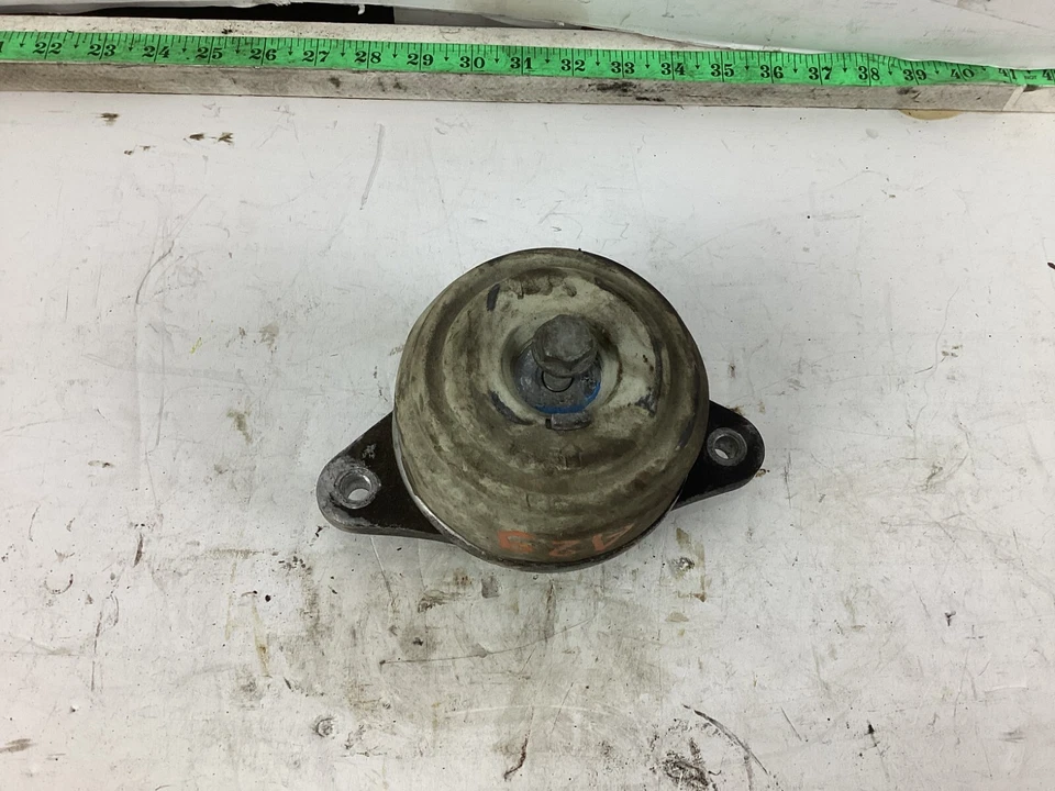 2008-2011 Mercedes-Benz C300 C350 Engine Mount A2042401517 OEM - Image 4 of 4