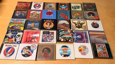 32 CD's von Grateful Dead