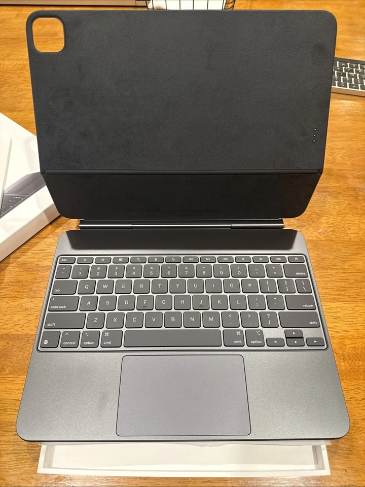 Apple Magic Keyboard for iPad Pro 13" Black MWR53LL/A - Image 3 of 4