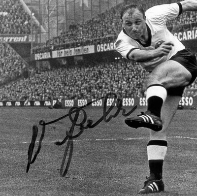 Uwe Seeler + - rare original autograph on photo - ''US UWE''