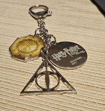 Rare Harry Potter Deathly Hallows 1 Slytherin Movie Promo Keychain 2010 New