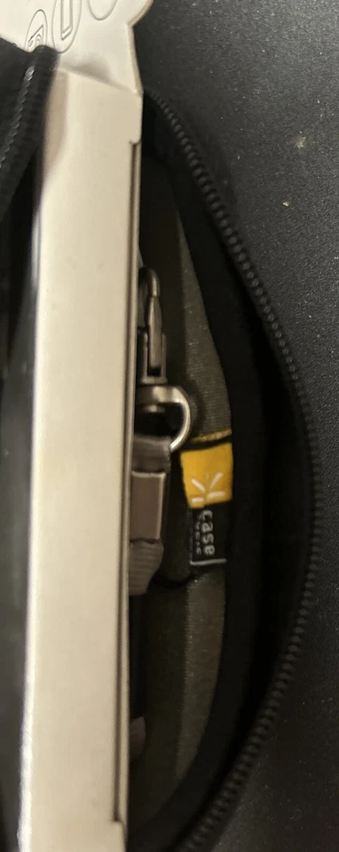 Case Logic Protector Holder For Carrying Cell Phone Camera MP3 Player Pouch Blac - Image 3 of 4