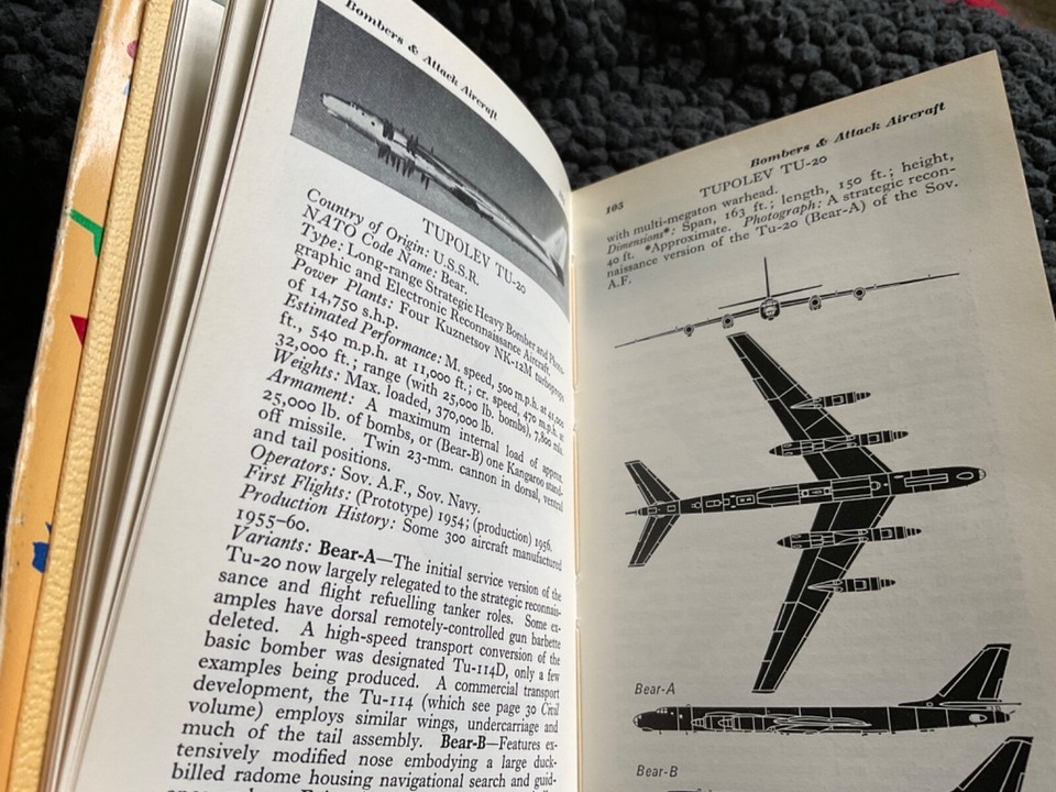 the Observer's Book of Basic Aircraft - Military 1970 with dust jacket ...