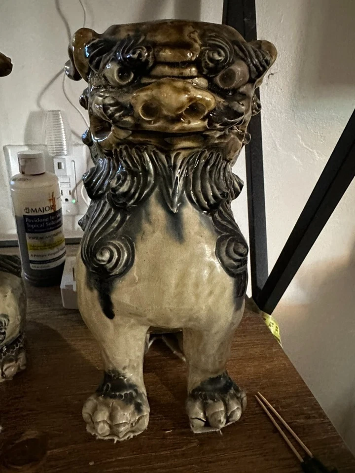 Antique Chinese Foo Dogs Guardian Lions Porcelain Qing Dynasty Pair - Image 4 of 4