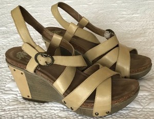 dansko frida wedge sandals