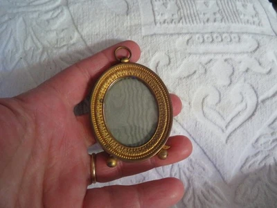 ancien cadre photo ovale en laiton à posé ou suspendre - Photo 1/4