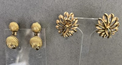 Vintage Trifari gold tone clip on earrings Lot of 2