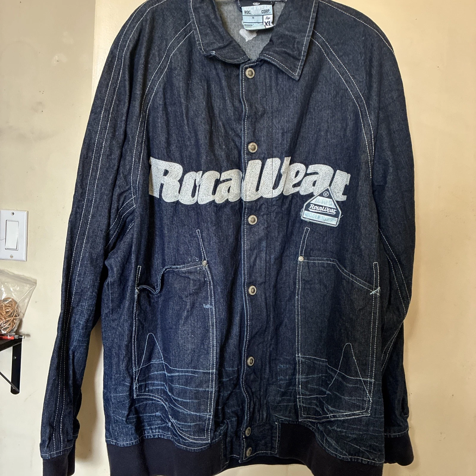 Vtg Rocawear Denim Jacket Mens 2XL Embroidered Logo Y2K Cotton Pockets Zip Snap