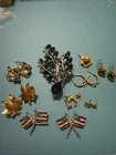 VINTAGE COSTUME JEWELRY! Lot 00035
