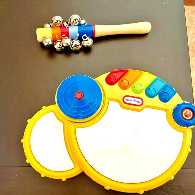 Little Tikes Poptunes Drum Set Cymbal Electronic Music Player & 1 ColorfuMaracca