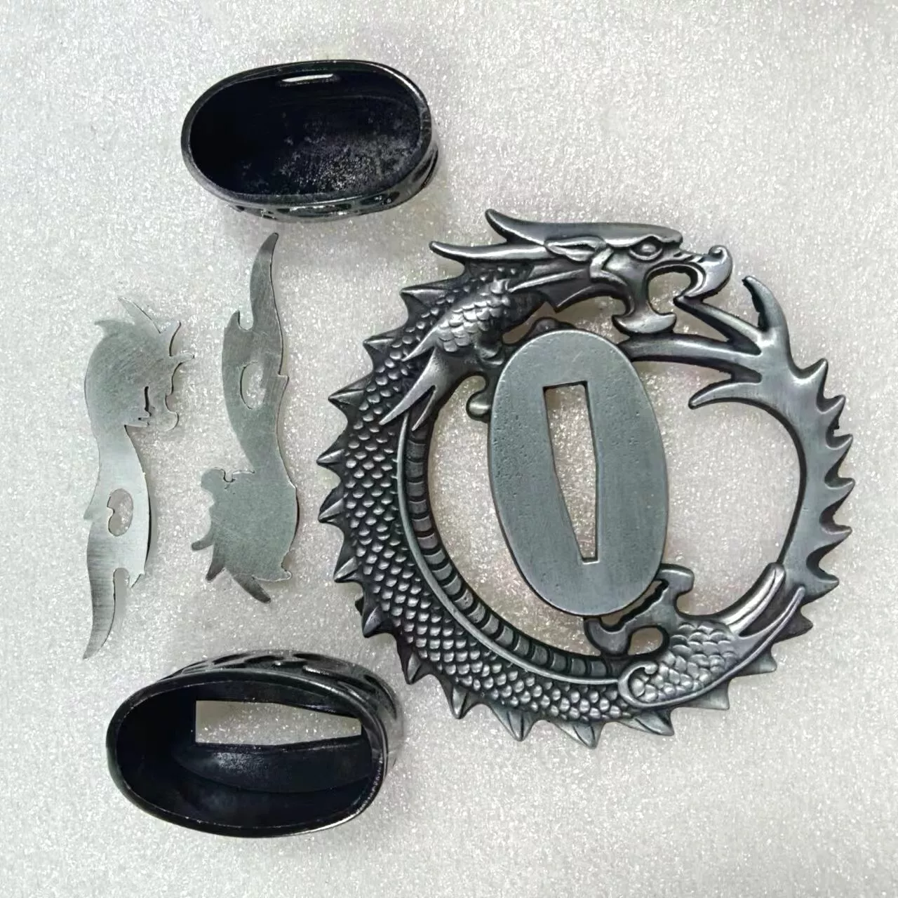 限定価格セール！ A Set Sword's Fitting Tsuba Kashira Fuchi Menuki Dragon For メイク道具・化粧小物