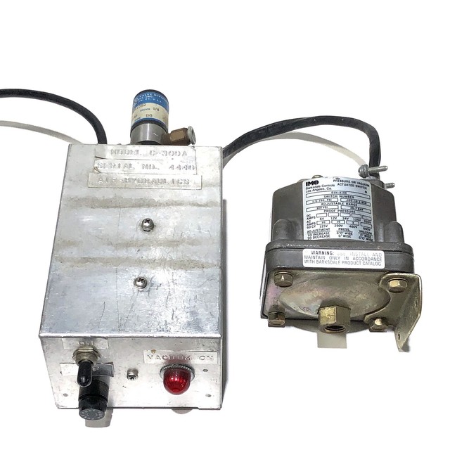 * Air Hydraulics C300A 4440 On / Off Control Box D1HA150 Switch