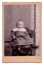 CIRCA 1890s CABINET CARD LITTLE GIRL IN DRESS SCALLOPED EDGES UNMARKED