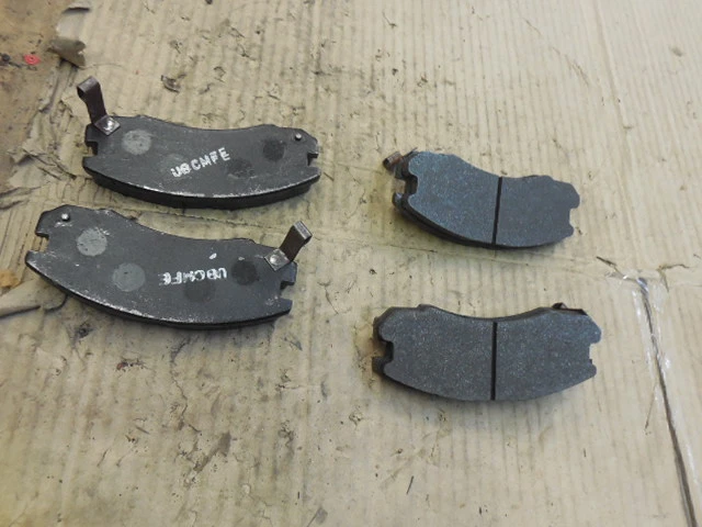 Pastillas de freno de disco delanteras semi metálicas MD437 para Toyota Celica 1988 1989 Foto 2 de 2