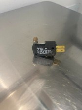 Honeywell V7-7B17D8-201 Miniature Snap Action Switch Lever Roller Short Actuator