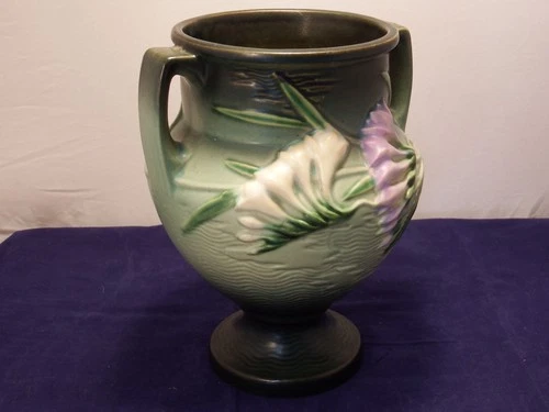 1945 Roseville Pottery Freesia Double Handled Urn Vase Green 196-8" Signed