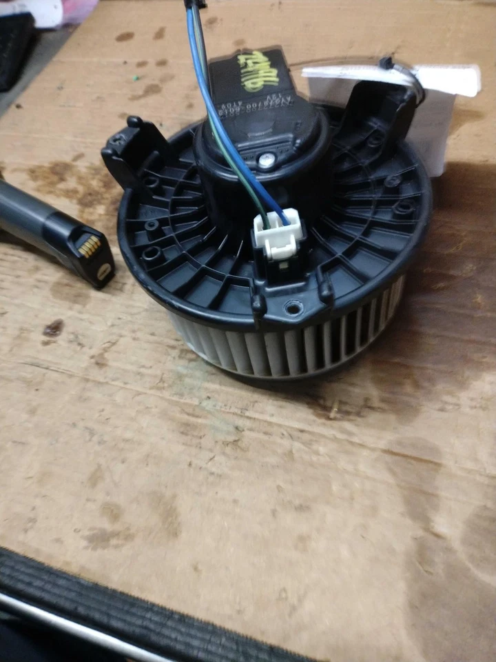 Motor soplador de climatización usado se adapta a: Jeep Compass 2016 grado A Foto 3 de 4