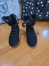 New Hi Top Light Up Sneakers Can Be Charged With Amazon Kindle Type Charger Sz 8