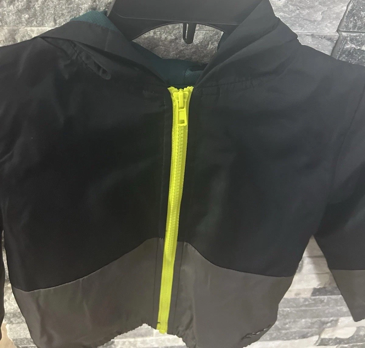 YOUTH LIGHTWEIGHT WINDBREAKER JACKET
