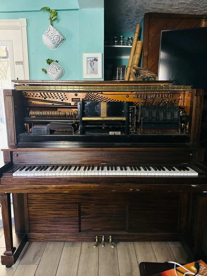 Piano Jesse French & Son 1875. Excelente estado y llaves todo funcionando. Foto 2 de 4