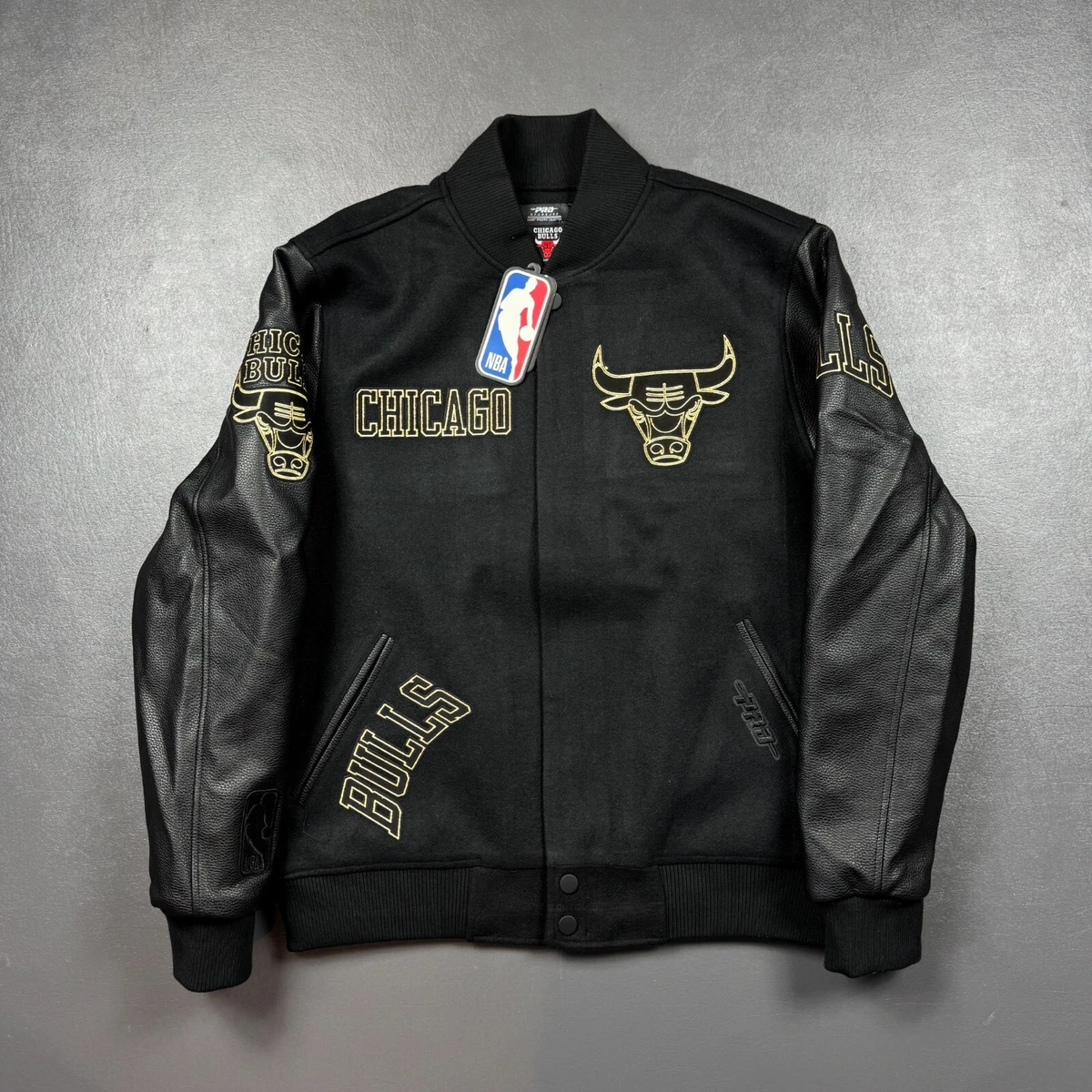 Preços baixos em Chicago Bulls jaquetas de fãs de Esportes | eBay