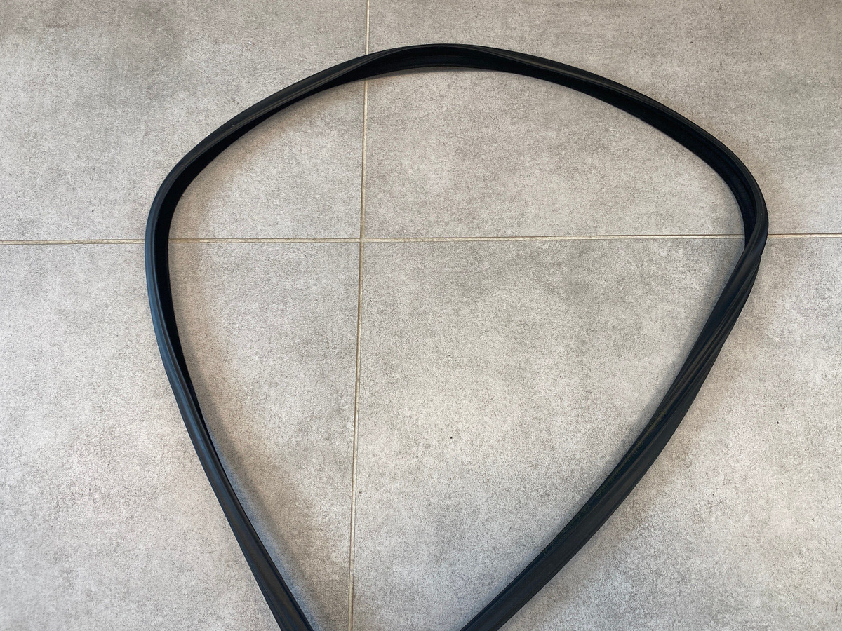 メル51172 Mercedes G class W463 GENUINE Rear Left or Right Door Sealing cord