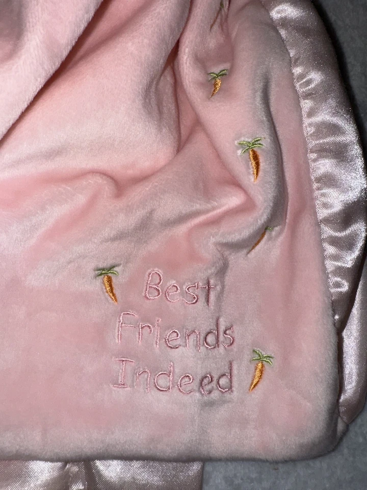 Manta de seguridad Bunnies By The Bay Best Friends Indeed Rabbit Lovey rosa satinado Foto 4 de 4