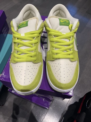 Size 10 - Nike Dunk Low SB Sour Apple 2022