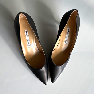 Manolo Blahnik Women s Leather Pointed Toe Slip-On Kitten Pumps Black US 5.5