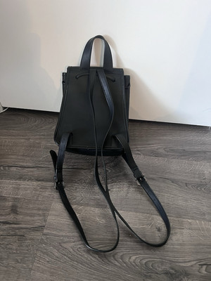 Susu turn lock closure  leather backpack The_San_Francisco_Leather_Smal  main image 4