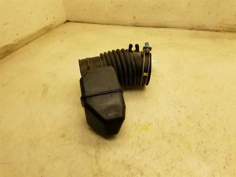 Toyota Sienna 2015 tubo resonador filtro de aire de 3,5 L  Foto 3 de 4