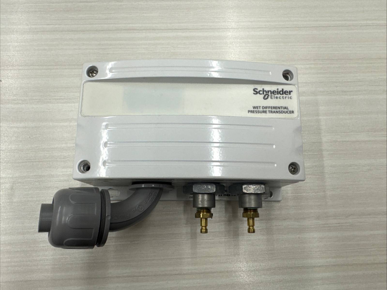 Schneider Electric EPW105 Pressure, Wet, NEMA 4, 0-250 PSID DP Sensor