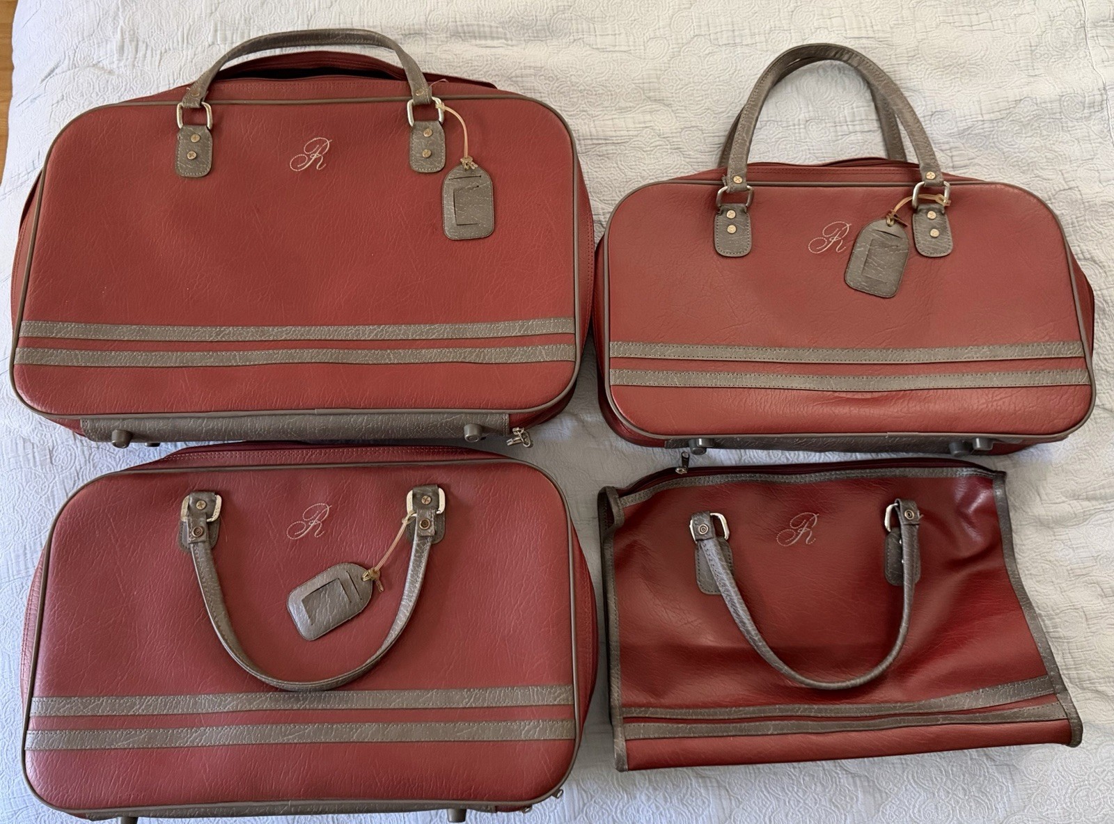Set &ndash; 4 Piece Matching Retro Airport Glam