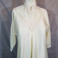 Christian Dior Ivory Nightgown Nightie Lace Short 60s 70s USA Union Made Vintage