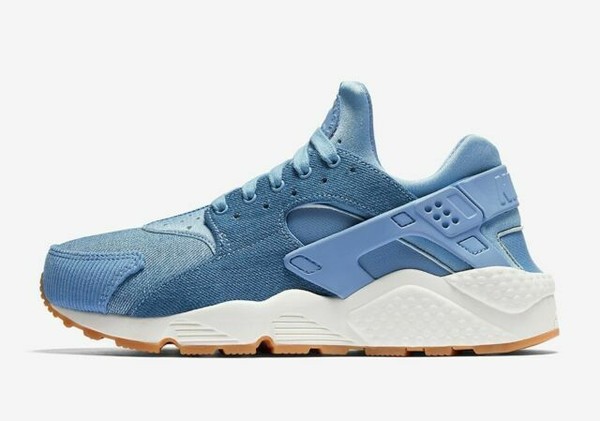 nike huarache sky blue