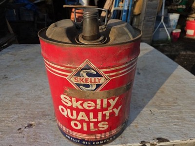 1962 Skelly Quality Oils 5 Gallon Can Vintage Auto Service Collectable